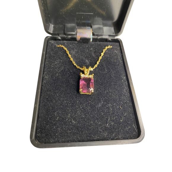 Unbranded Jewelry - Goldtone Pendant Necklace Emerald Cut Purple Glass 17.5" Chain